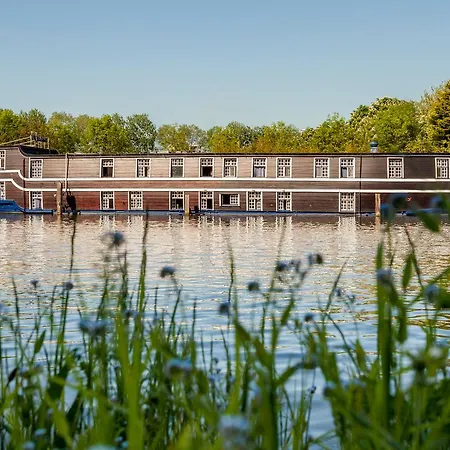 Boat De Barge Bruggy